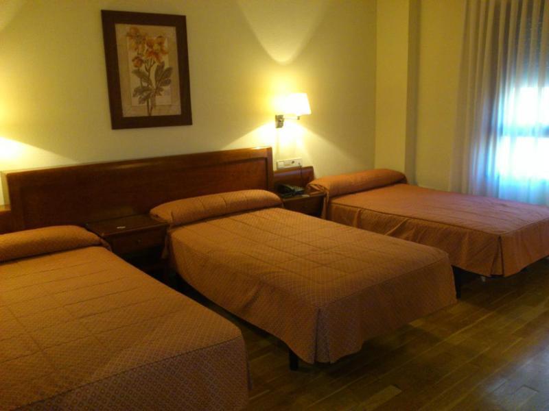 Hostal Plaza Mayor Torrejón de Ardoz Exterior foto